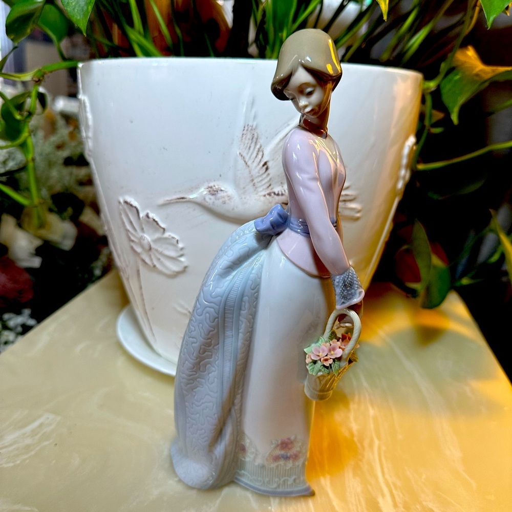 Lladro Porcelain Lady Figurine with Basket